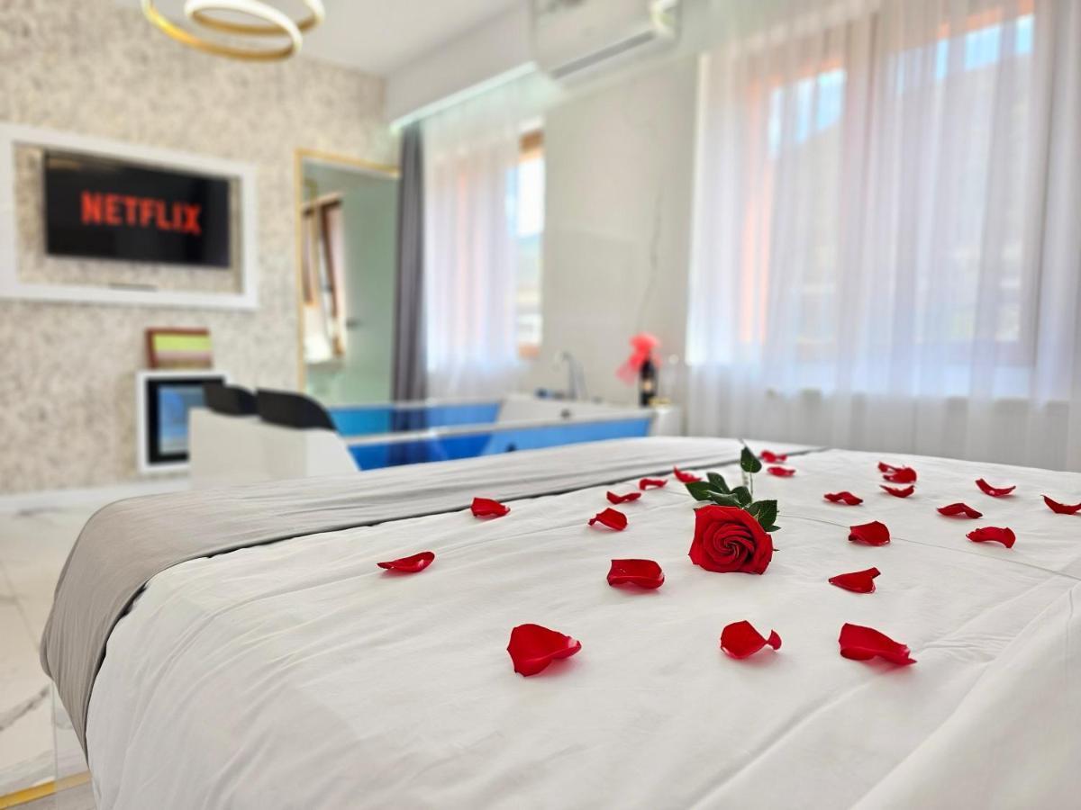 Colt De Rai Resita Bed & Breakfast Екстериор снимка