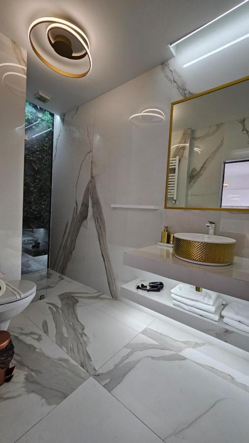 Colt De Rai Resita Bed & Breakfast Екстериор снимка