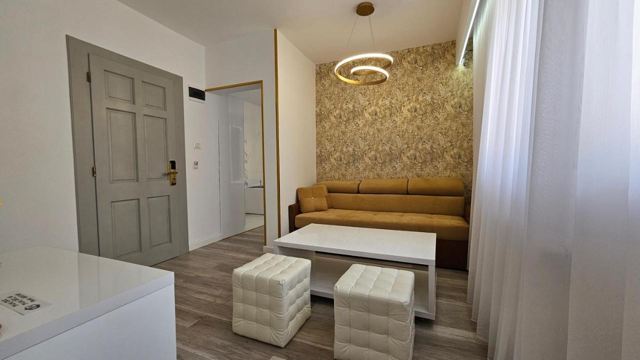 Colt De Rai Resita Bed & Breakfast Екстериор снимка