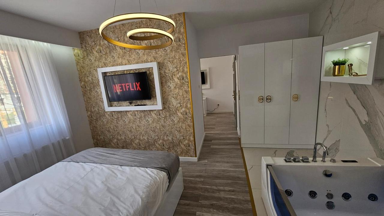 Colt De Rai Resita Bed & Breakfast Екстериор снимка