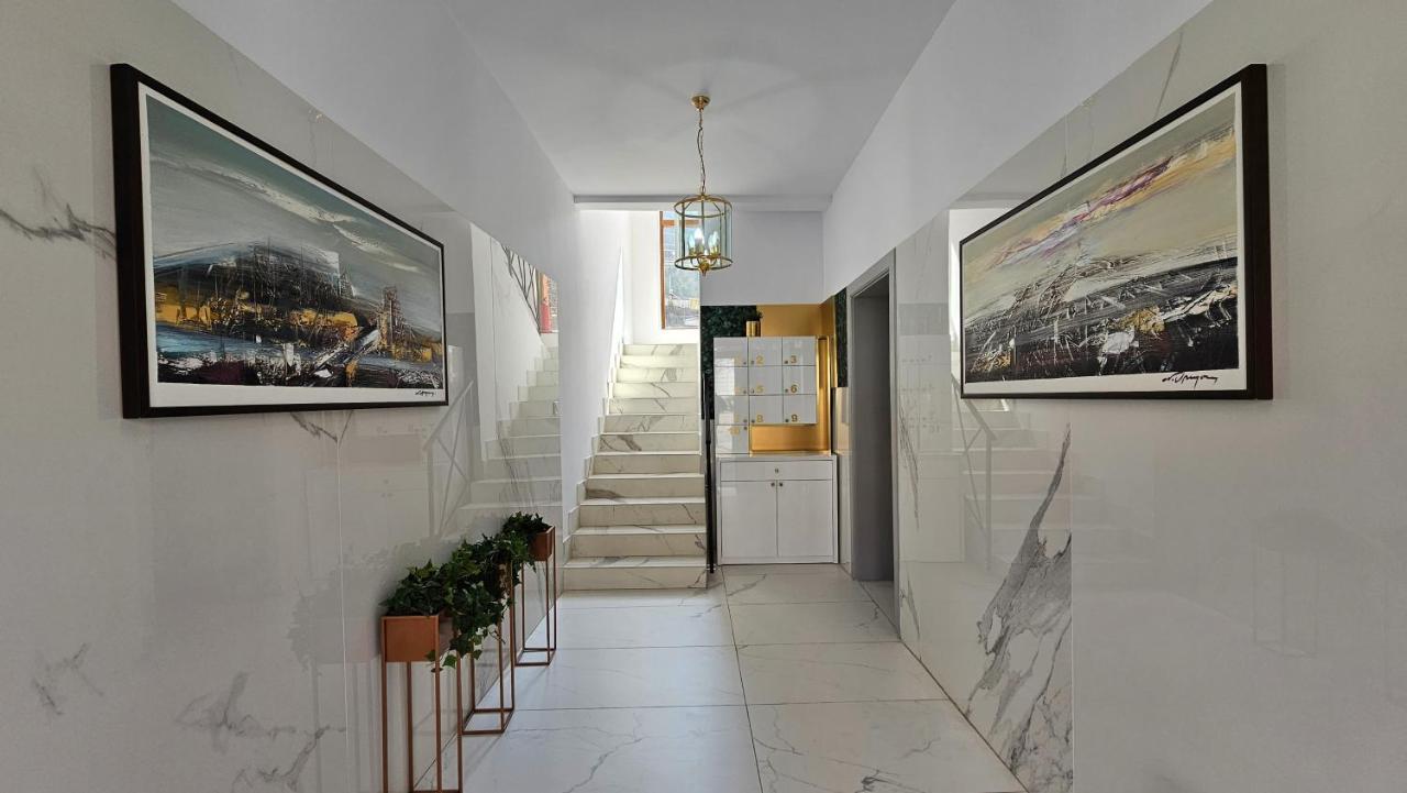 Colt De Rai Resita Bed & Breakfast Екстериор снимка